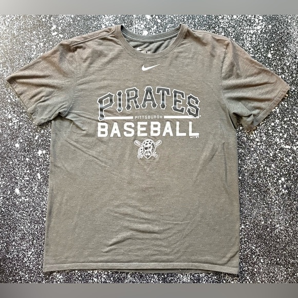 The Nike Tee Pittsburgh Pirates MLB Athletic Cut T-Shirt Size LG - Picture 1 of 2